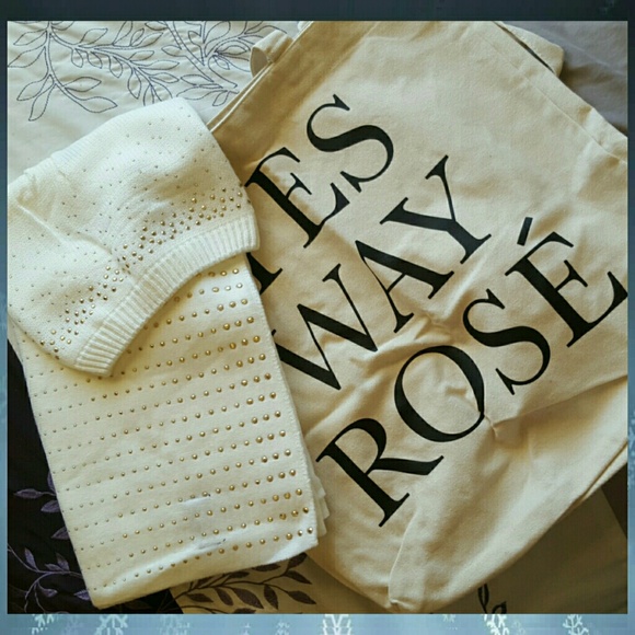 NWT Hat and Scarf Winter Gift Set W/Bonus Tote - Picture 4 of 8